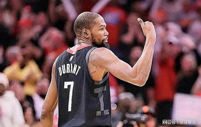 开云体育-杜兰特回归赛场，挺进下一轮首场状态亮眼，加拿大队观众沸腾！的简单介绍