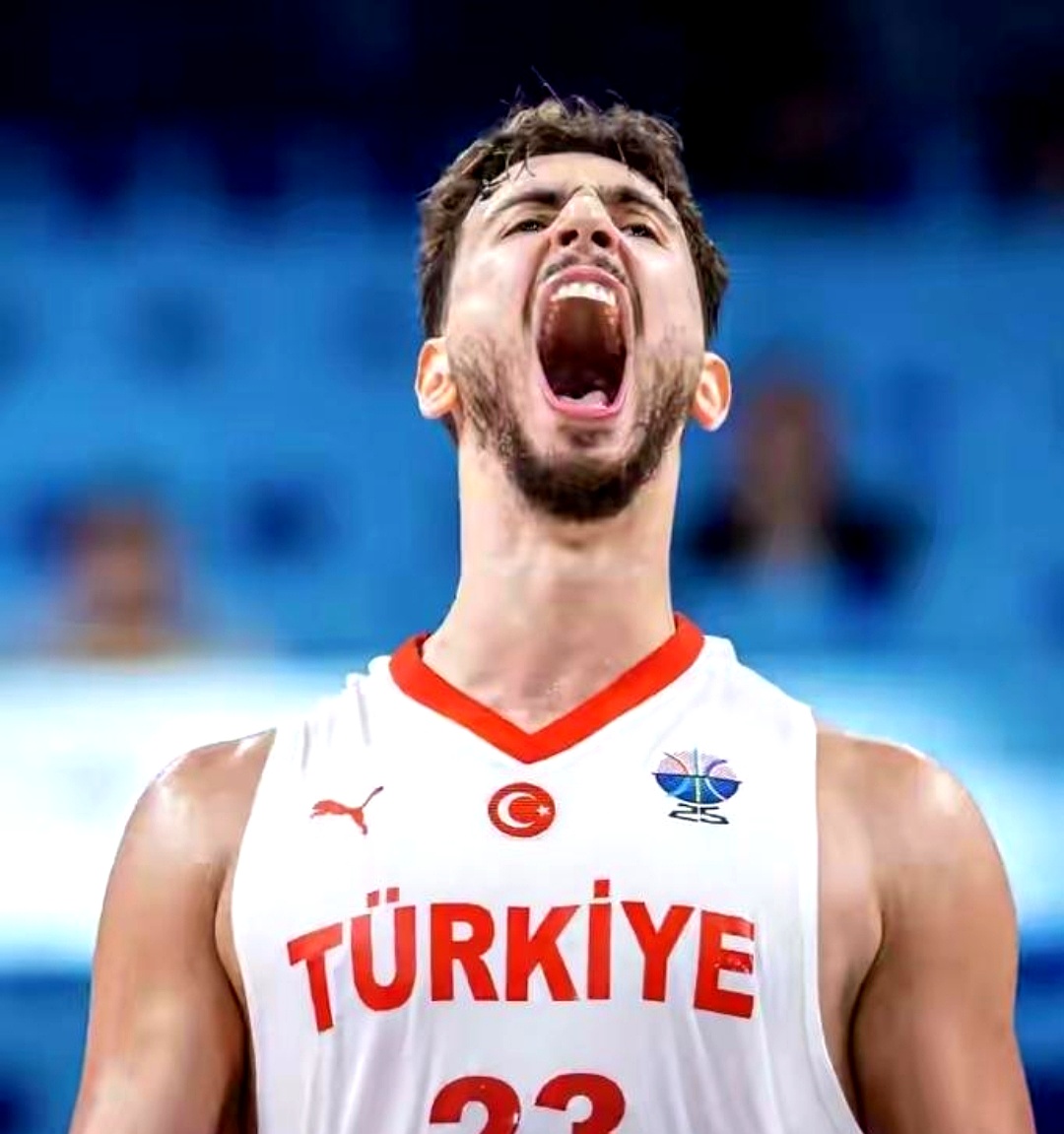 开云-字母哥连续十五场比赛得分超过关键助攻，切尔西挑战极限！的简单介绍